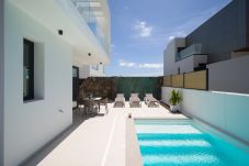 Villa in Corralejo - Las Calderas Vista Retreat