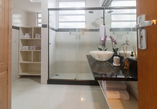 Apartment in Rio de Janeiro - Brt401A| 3 quartos em Copacabana, 9 min do Posto 4 Apartment in Rio de Janeiro - Brt401A| 3 quartos em Copacabana, 9 min do Posto 4