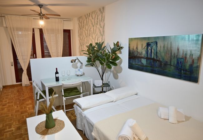 Studio in Madrid - Bright and practical apartment in El Barrio del Pilar Studio in Madrid - Bright and practical apartment in El Barrio del Pilar
