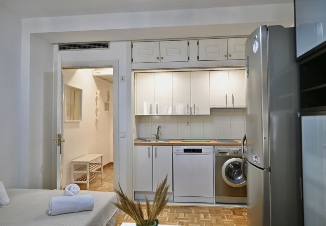 Studio in Madrid - Bright and practical apartment in El Barrio del Pilar Studio in Madrid - Bright and practical apartment in El Barrio del Pilar