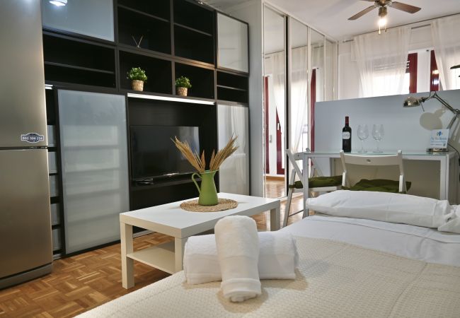 Studio in Madrid - Bright and practical apartment in El Barrio del Pilar Studio in Madrid - Bright and practical apartment in El Barrio del Pilar