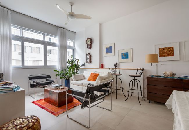 Apartment in Rio de Janeiro - 3 minutes from Leme beach | GRC701 Apartment in Rio de Janeiro - 3 minutes from Leme beach | GRC701