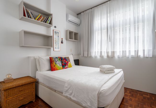 Apartment in Rio de Janeiro - 3 minutes from Leme beach | GRC701 Apartment in Rio de Janeiro - 3 minutes from Leme beach | GRC701