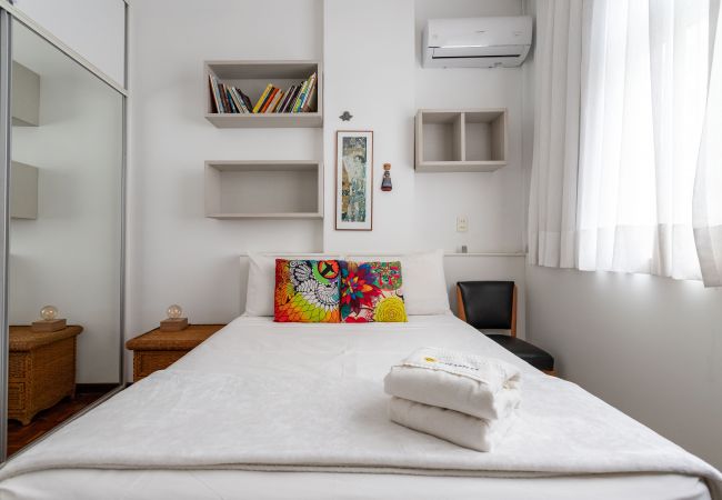 Apartment in Rio de Janeiro - 3 minutes from Leme beach | GRC701 Apartment in Rio de Janeiro - 3 minutes from Leme beach | GRC701