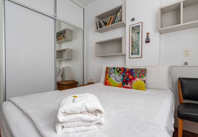 Apartment in Rio de Janeiro - 3 minutes from Leme beach | GRC701 Apartment in Rio de Janeiro - 3 minutes from Leme beach | GRC701