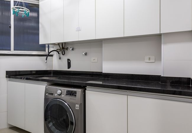 Apartment in Rio de Janeiro - 3 minutes from Leme beach | GRC701 Apartment in Rio de Janeiro - 3 minutes from Leme beach | GRC701