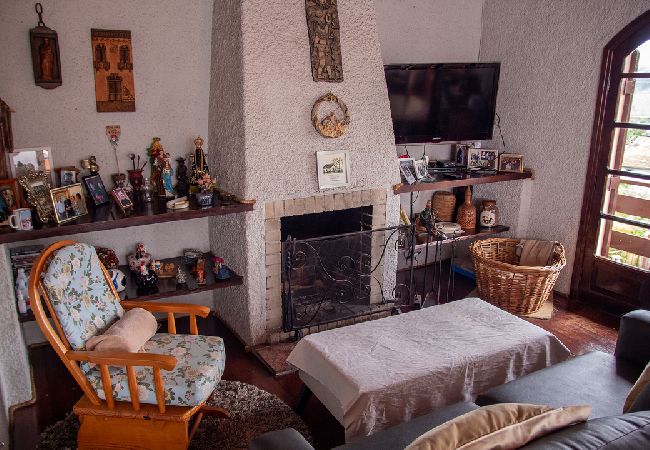  in Campos do Jordão - Casa com lareira e Wi-Fi em Campos do Jordão/SP