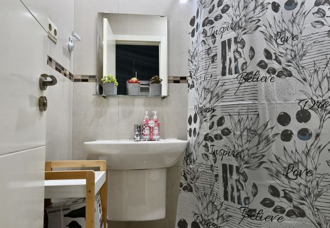 Studio in Madrid - HERMOSO APARTAMENTO TIPO ESTUDIO EN MADRID SFL5 Studio in Madrid - HERMOSO APARTAMENTO TIPO ESTUDIO EN MADRID SFL5