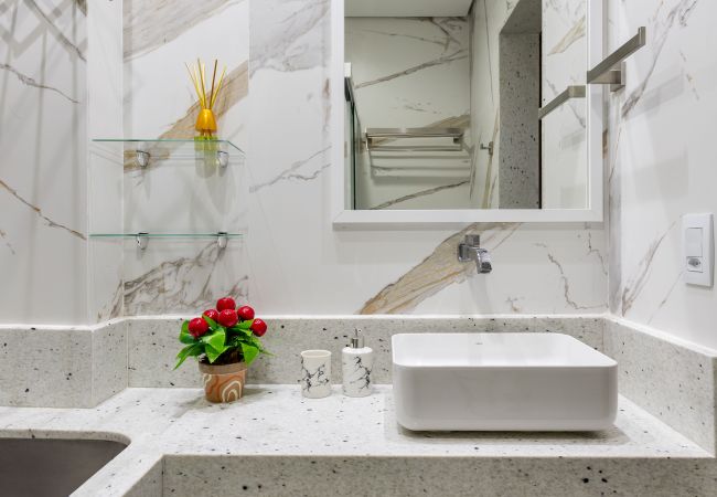 Studio in Rio de Janeiro - 3 minutes from Copacabana beach | NSC904 Studio in Rio de Janeiro - 3 minutes from Copacabana beach | NSC904