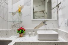 Studio in Rio de Janeiro - 3 minutes from Copacabana beach | NSC904