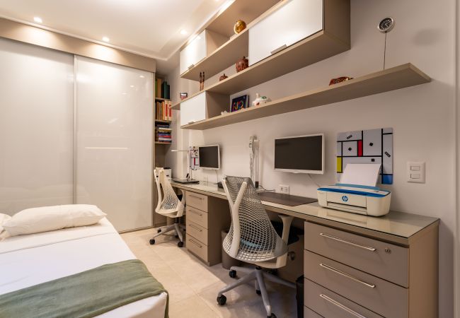 Apartment in Rio de Janeiro - Near Lagoa, in front of CASV | PC204 Apartment in Rio de Janeiro - Near Lagoa, in front of CASV | PC204