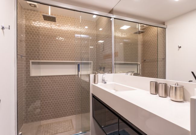 Apartment in Rio de Janeiro - Near Lagoa, in front of CASV | PC204 Apartment in Rio de Janeiro - Near Lagoa, in front of CASV | PC204