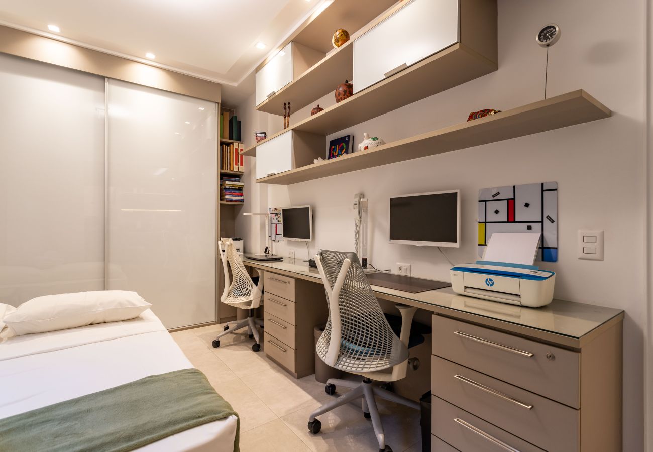 Apartment in Rio de Janeiro - Near Lagoa, in front of CASV | PC204 Apartment in Rio de Janeiro - Near Lagoa, in front of CASV | PC204