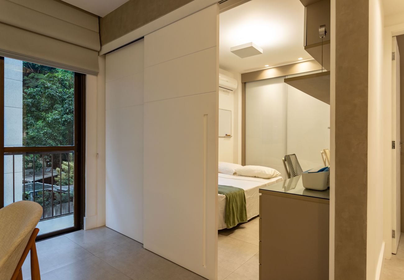 Apartment in Rio de Janeiro - Near Lagoa, in front of CASV | PC204 Apartment in Rio de Janeiro - Near Lagoa, in front of CASV | PC204