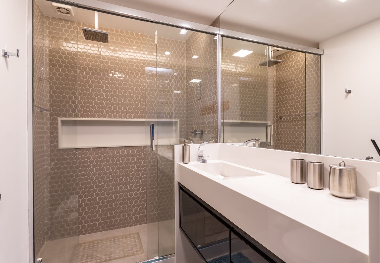 Apartment in Rio de Janeiro - Near Lagoa, in front of CASV | PC204 Apartment in Rio de Janeiro - Near Lagoa, in front of CASV | PC204