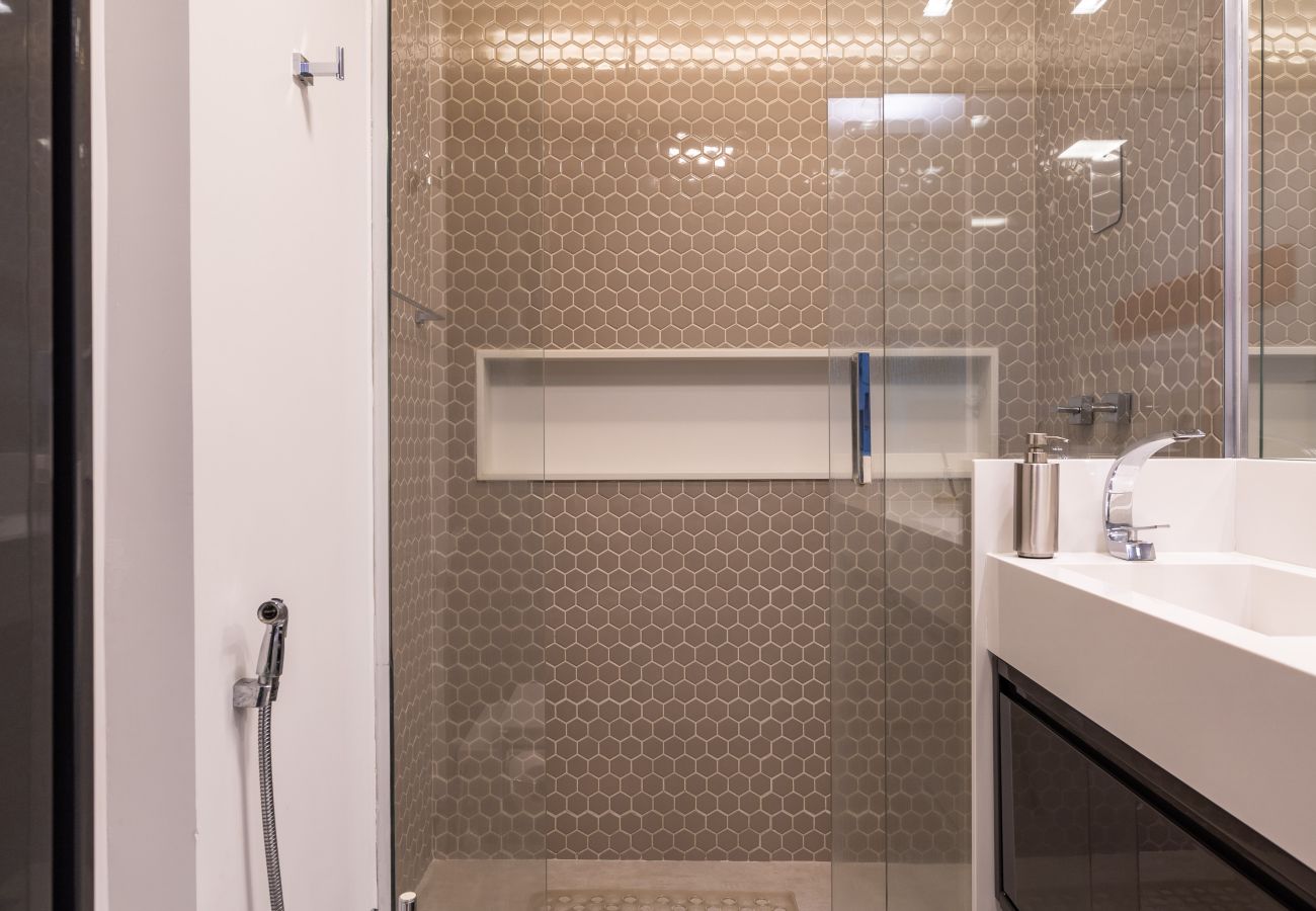 Apartment in Rio de Janeiro - Near Lagoa, in front of CASV | PC204 Apartment in Rio de Janeiro - Near Lagoa, in front of CASV | PC204