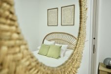 Studio in Madrid - Estudio Acogedor con Cama Doble y Sofá Cama Cerca de la Animada Avenida Albufera MPE35I