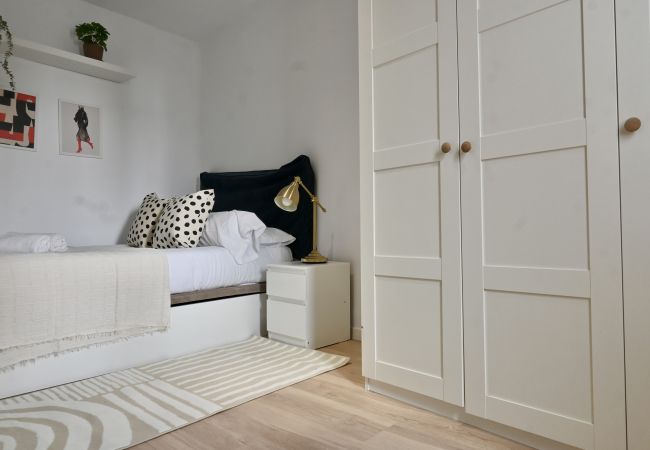 Apartment in Madrid - Moderno Apartamento de dos dormitorios y dos baños en Avenida América   Apartment in Madrid - Moderno Apartamento de dos dormitorios y dos baños en Avenida América