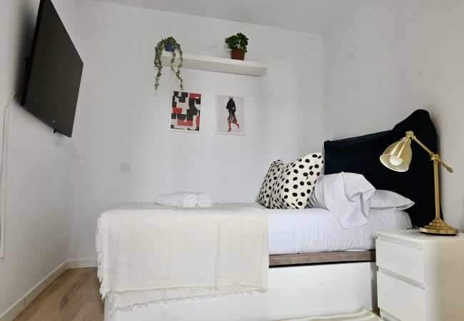 Apartment in Madrid - Moderno Apartamento de dos dormitorios y dos baños en Avenida América   Apartment in Madrid - Moderno Apartamento de dos dormitorios y dos baños en Avenida América