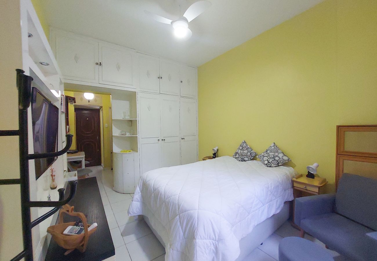 Apartment in Rio de Janeiro - Bul103 | Kitnet em Copacabana a 650m do Arpoador Apartment in Rio de Janeiro - Bul103 | Kitnet em Copacabana a 650m do Arpoador