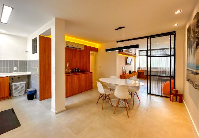 Apartment in Rio de Janeiro - Ótimo apto à 350m da praia de Copacabana/RJ Apartment in Rio de Janeiro - Ótimo apto à 350m da praia de Copacabana/RJ
