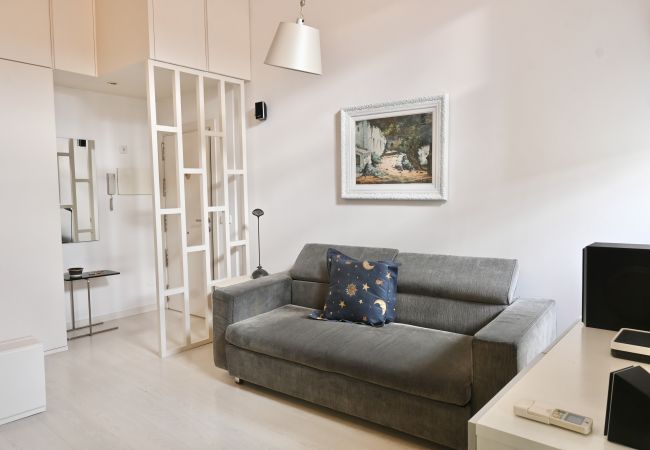 Apartment in Madrid - Apartamento con encanto a pocos metros de Puerta del Sol Apartment in Madrid - Apartamento con encanto a pocos metros de Puerta del Sol