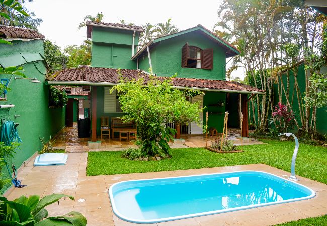  in São Sebastião - Casa Completa c/Piscina e 500m da Praia -3 Quartos