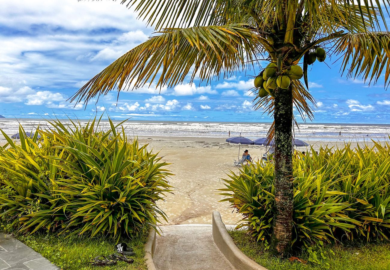 Apartment in Bertioga - Flat a beira mar da Praia de Guaratuba-Bertioga/SP