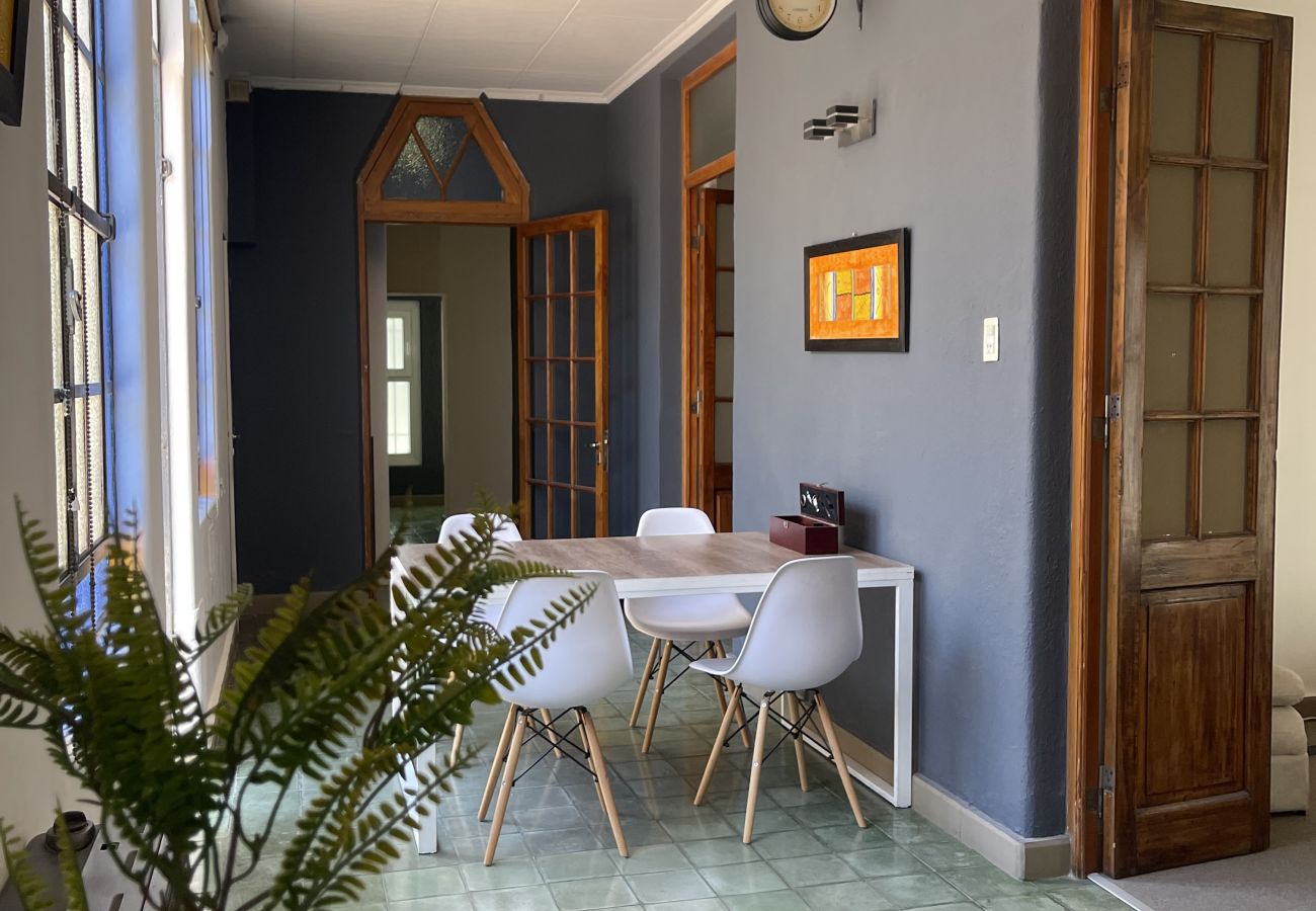 House in Mendoza - Amplia y luminosa con patio y parrilla