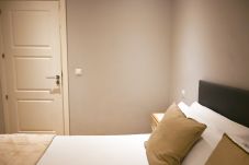 Apartment in Madrid -  Central and spacious 4-bedroom home in La Latina