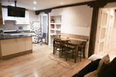 Apartment in Madrid -  Central and spacious 4-bedroom home in La Latina