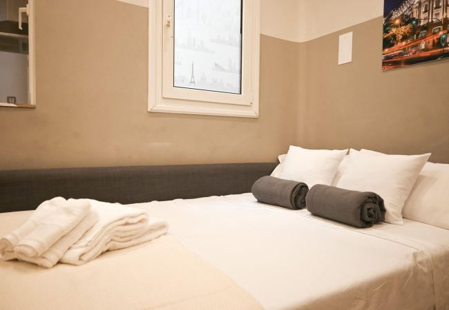 Apartment in Madrid - Spacious three-bedroom home in La Latina Apartment in Madrid - Spacious three-bedroom home in La Latina