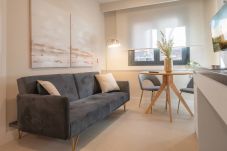 Apartment in Madrid - M (DEL29) Almudena: Your urban getaway with a park feel