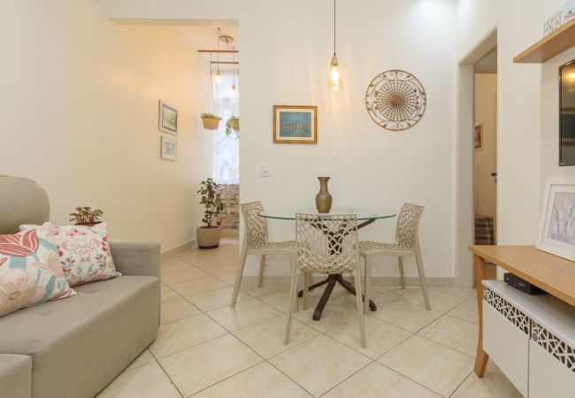Apartment in Rio de Janeiro - VIV203|2 quartos, 5 minutos da praia de Copacabana Apartment in Rio de Janeiro - VIV203|2 quartos, 5 minutos da praia de Copacabana