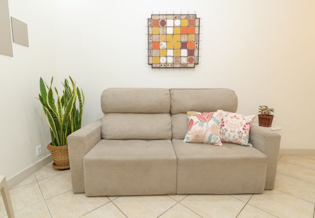 Apartment in Rio de Janeiro - VIV203|2 quartos, 5 minutos da praia de Copacabana Apartment in Rio de Janeiro - VIV203|2 quartos, 5 minutos da praia de Copacabana