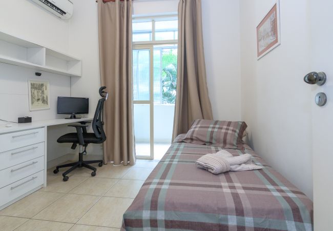 Apartment in Rio de Janeiro - VIV203|2 quartos, 5 minutos da praia de Copacabana Apartment in Rio de Janeiro - VIV203|2 quartos, 5 minutos da praia de Copacabana