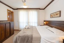Apartment in Gramado - 3 Suítes no Centro de Gramado (500m da R Coberta