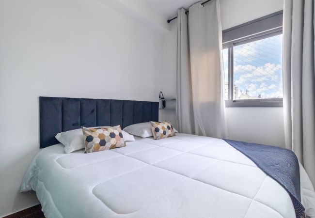  in São Paulo - Apartment bedroom and living room in Bela Vista for 4 people