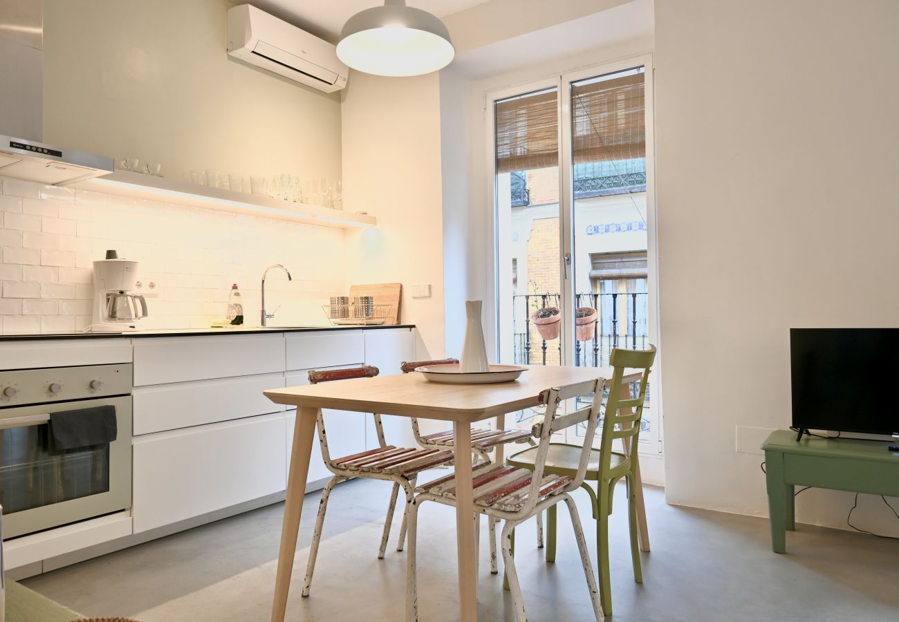 Apartment in Madrid -  Charming 2-bedroom apartment: Experience authentic Madrid life in your own space Apartment in Madrid -  Charming 2-bedroom apartment: Experience authentic Madrid life in your own space