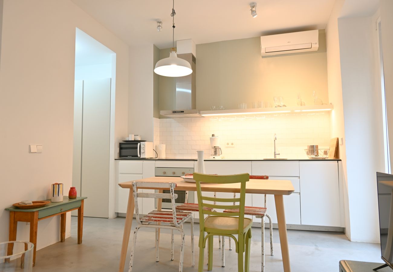 Apartment in Madrid -  Charming 2-bedroom apartment: Experience authentic Madrid life in your own space Apartment in Madrid -  Charming 2-bedroom apartment: Experience authentic Madrid life in your own space