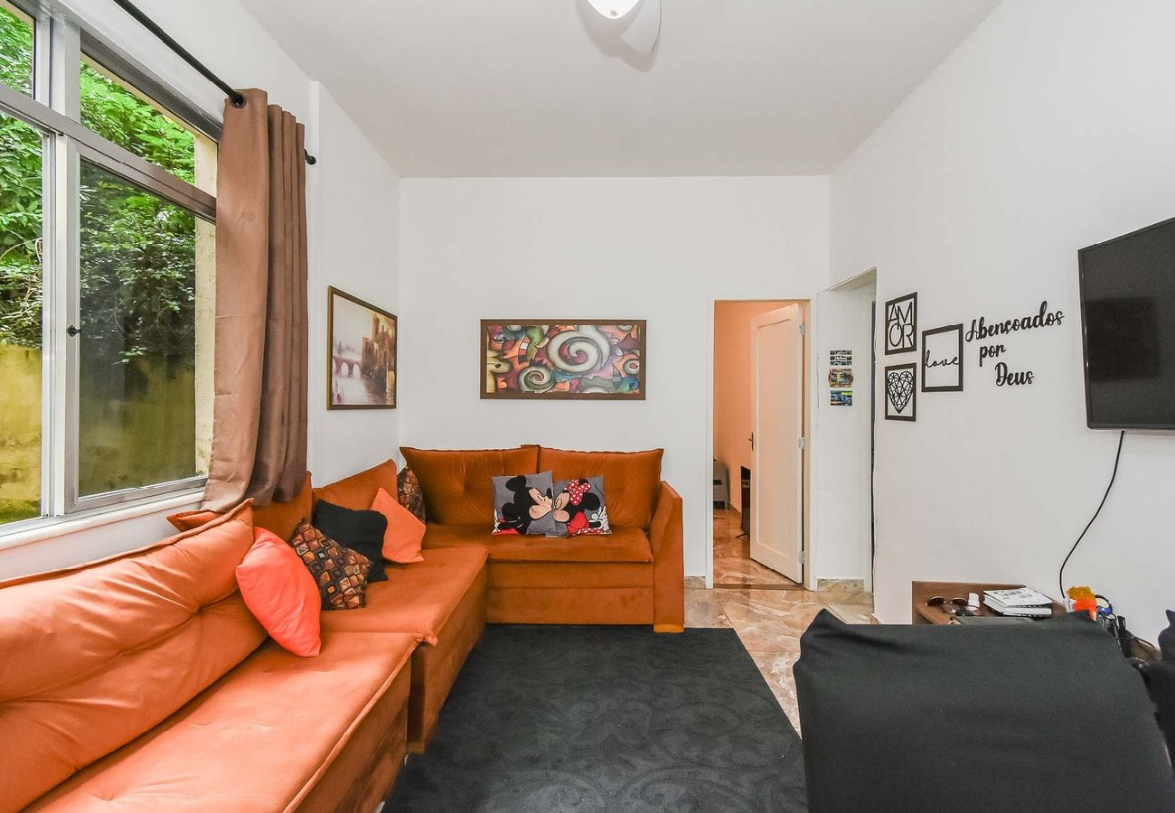 Apartment in Rio de Janeiro - Apto com Wi-Fi a 600m da Praia de Copacabana/RJ
