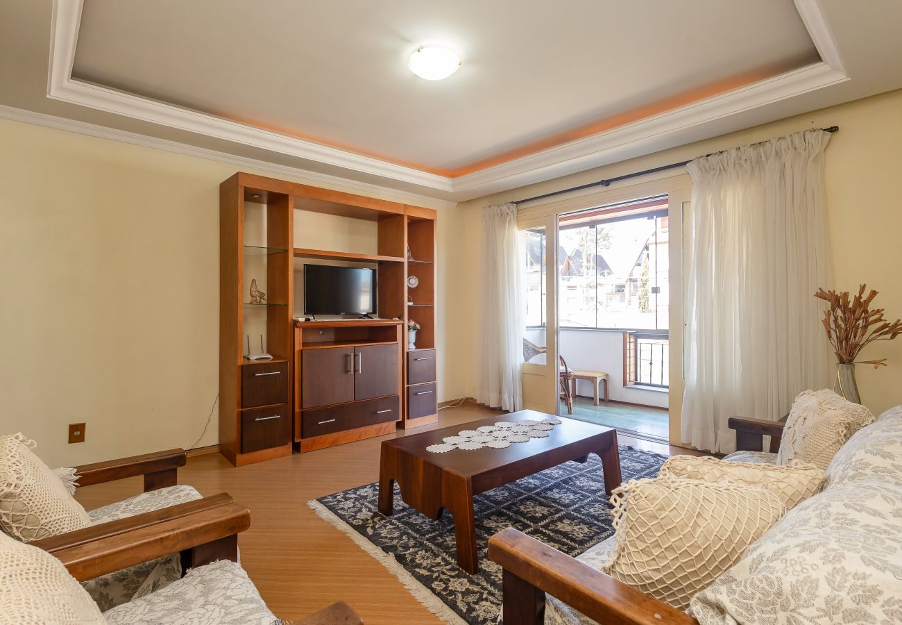 Apartment in Gramado - Quatro Dormitórios (1 suíte) a 80 m da Rua Coberta