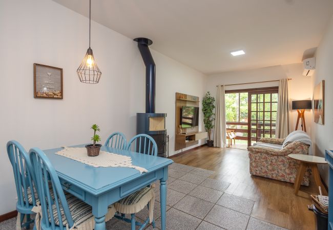 Apartment in Gramado - 1 Dormitório Acolhedor a 80m do Lago Negro