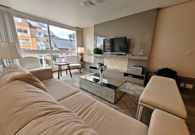 Apartment in Gramado - Apto alto padrão 2 suítes a 550m da R Coberta