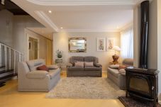 Apartment in Gramado - DUPLEX, 4 suítes, 2 vagas no coração de Gramado