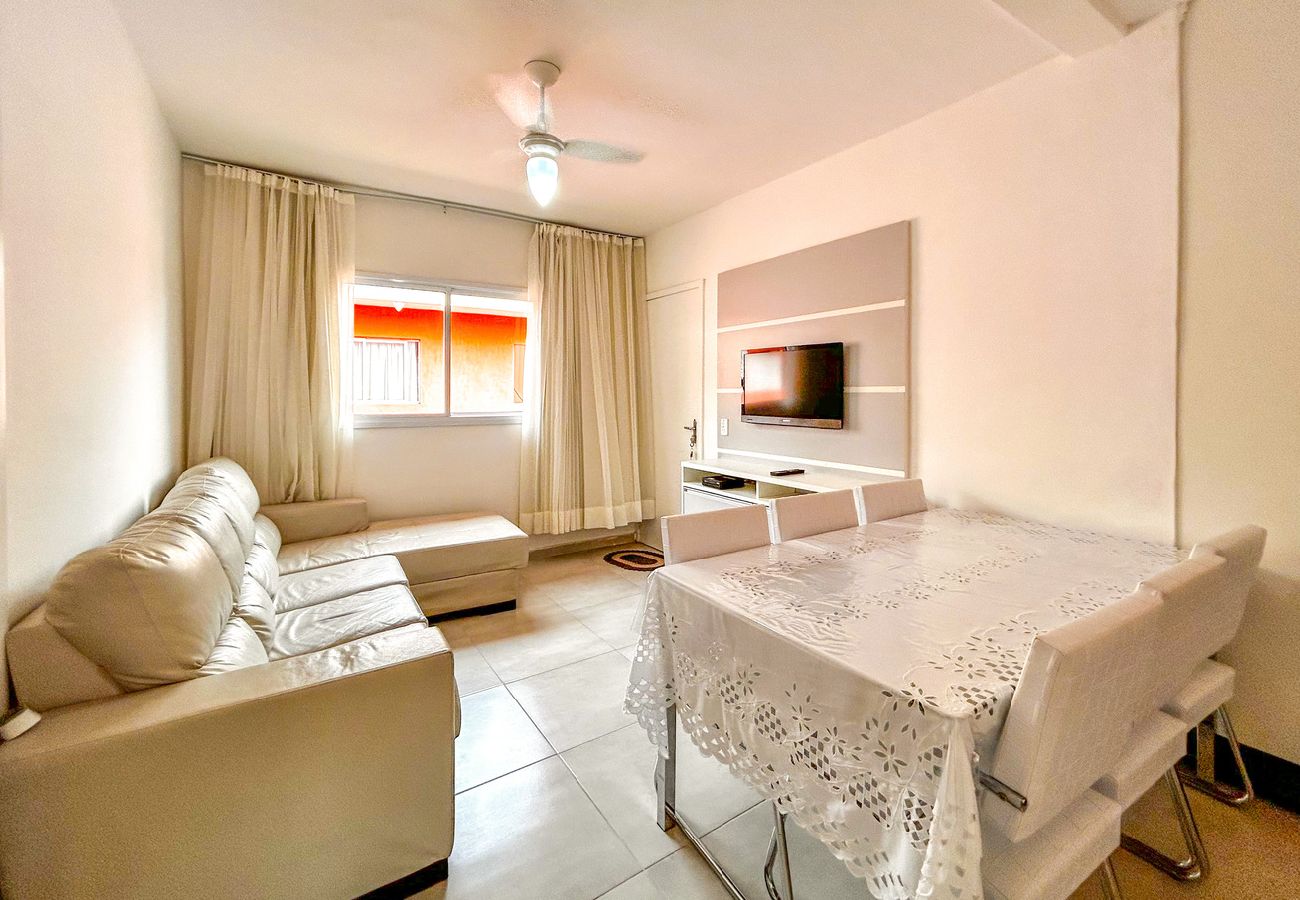 Apartment in Bertioga - Apto com WiFi a 3 min de carro da Praia da Enseada