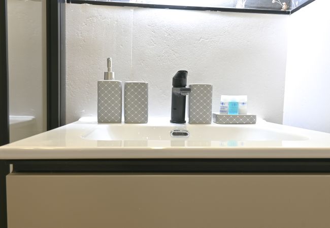 Apartment in Madrid - Amplia Casa de 3 Dormitorios: Vive la Naturaleza a Pasos de Casa y Campo Apartment in Madrid - Amplia Casa de 3 Dormitorios: Vive la Naturaleza a Pasos de Casa y Campo