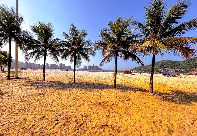  in São Vicente - Apto a poucos metros da Praia do Gonzaguinha/SP