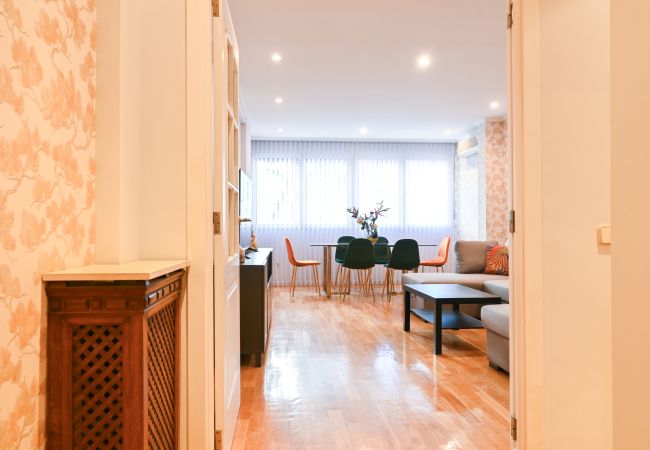 Apartment in Madrid - Spacious Three Bedroom Apartment a few minutes from the Bernabeu in Madrid  Apartment in Madrid - Spacious Three Bedroom Apartment a few minutes from the Bernabeu in Madrid