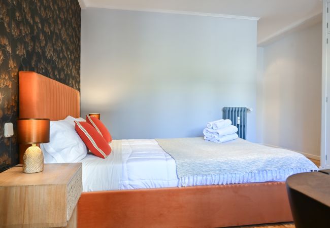 Apartment in Madrid - Spacious Three Bedroom Apartment a few minutes from the Bernabeu in Madrid  Apartment in Madrid - Spacious Three Bedroom Apartment a few minutes from the Bernabeu in Madrid